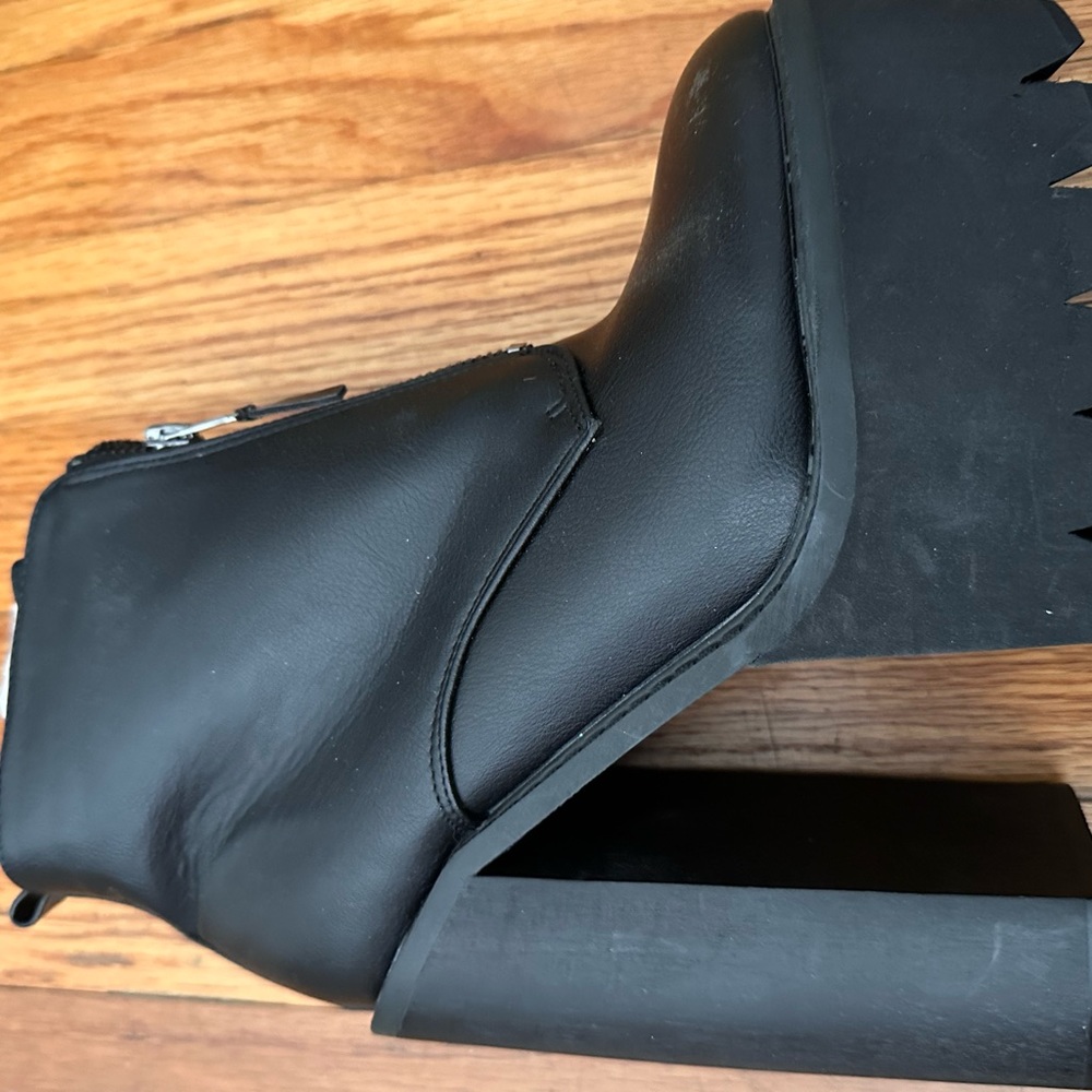 Black boot heels